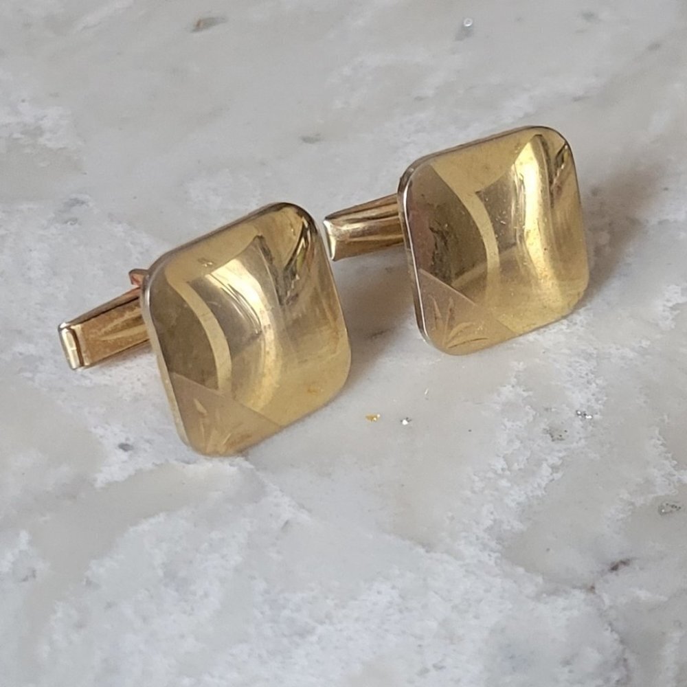 Vintage Anson Gold Tone Square  Cufflinks